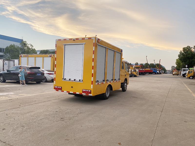 東風(fēng)多利卡雙排D6 1000方排水車(chē)（便攜）